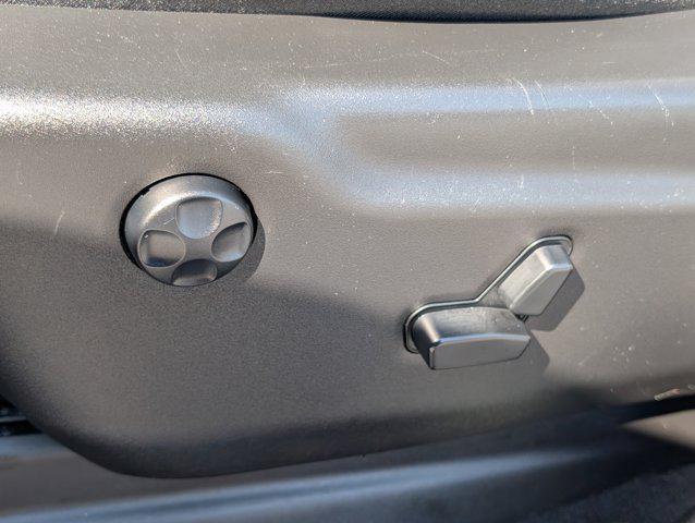 Photo of 2019 Diamond Black Crystal Pearlcoat Jeep Grand Cherokee