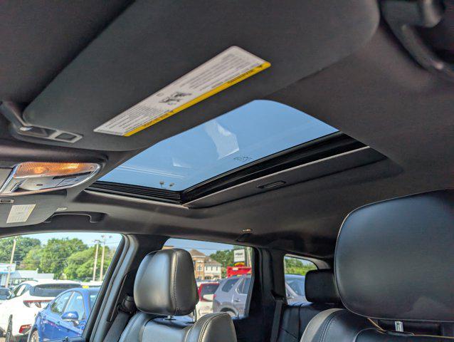 Photo of 2019 Diamond Black Crystal Pearlcoat Jeep Grand Cherokee