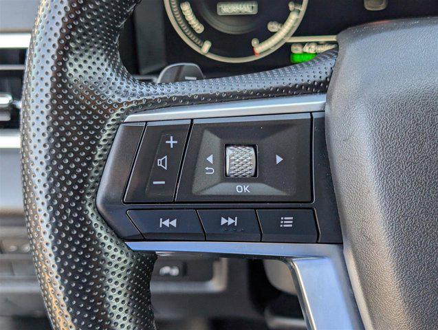 Photo of 2023 Diamond White Mitsubishi Outlander PHEV