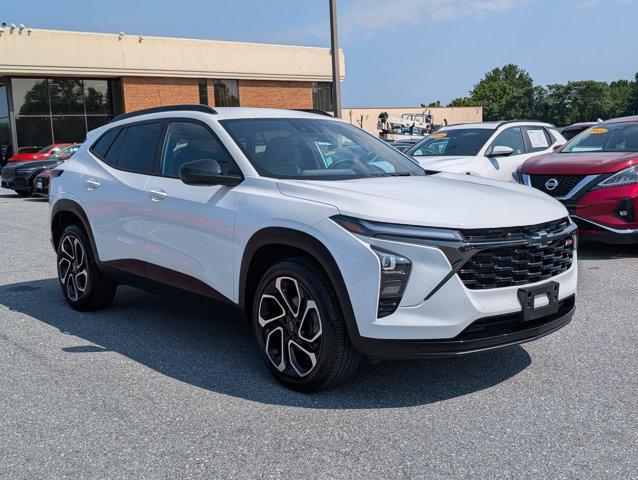 Photo of 2024 Summit White Chevrolet Trax
