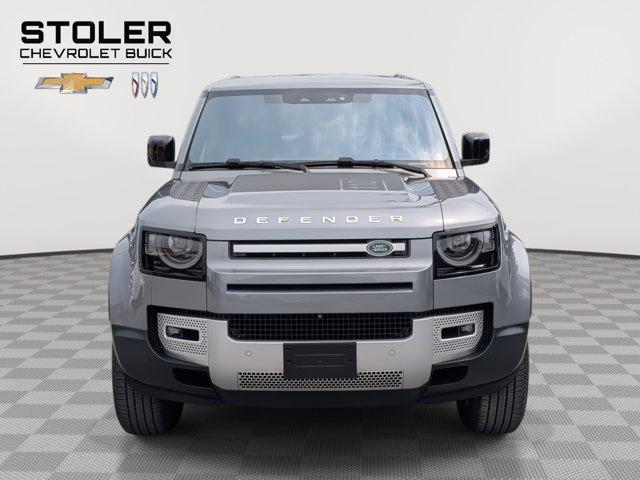 Photo of 2023 Hakuba Silver Metallic Land Rover Defender
