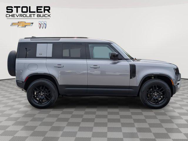 Photo of 2023 Hakuba Silver Metallic Land Rover Defender