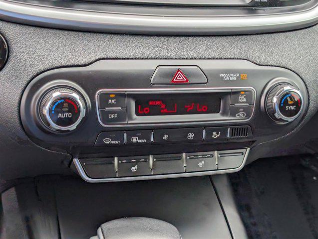 Photo of 2020 Ebony Black Kia Sorento