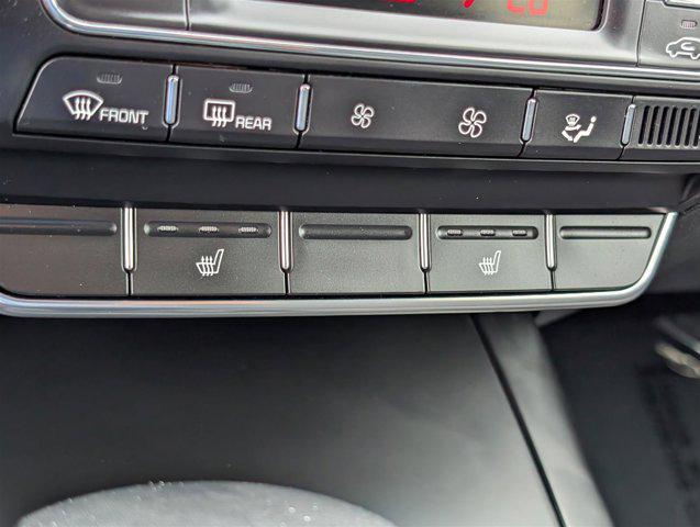 Photo of 2020 Ebony Black Kia Sorento