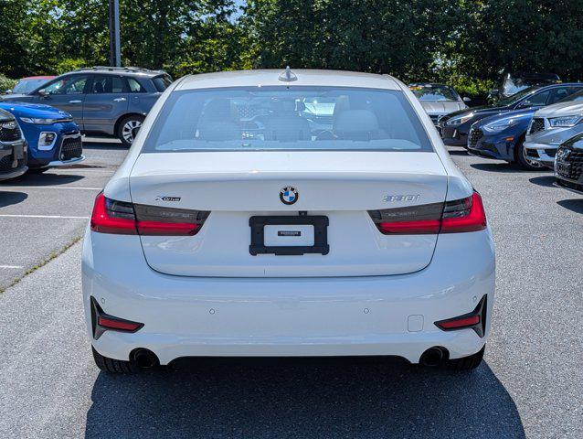 Photo of 2020 Alpine White BMW 330