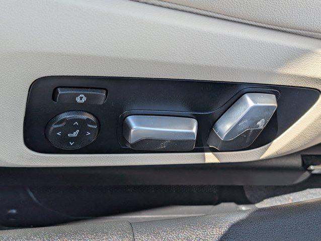Photo of 2020 Alpine White BMW 330