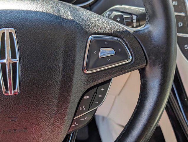 Photo of 2018 Rhapsody Blue Metallic Lincoln MKX