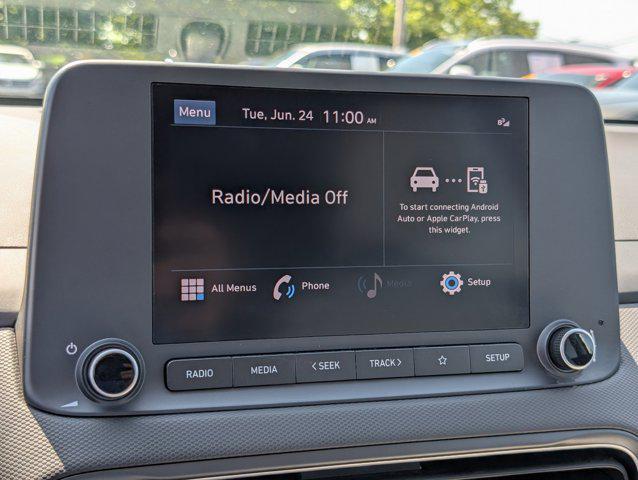 Photo of 2023 Lunar White Hyundai KONA