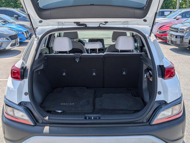 Photo of 2023 Lunar White Hyundai KONA