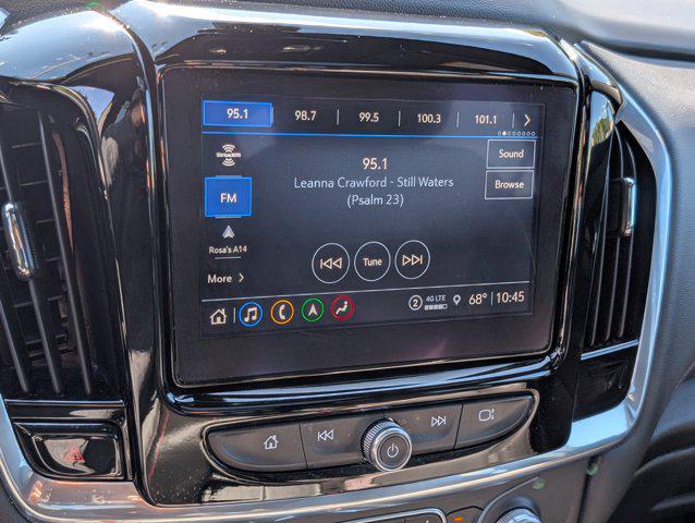 Photo of 2023 Iridescent Pearl Tricoat Chevrolet Traverse