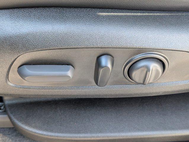 Photo of 2023 Iridescent Pearl Tricoat Chevrolet Traverse