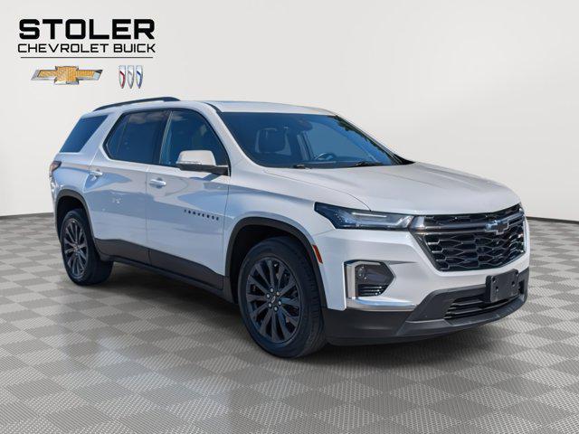 Photo of 2023 Iridescent Pearl Tricoat Chevrolet Traverse