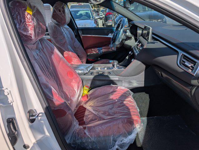 Photo of 2025 Uyuni White Genesis G70