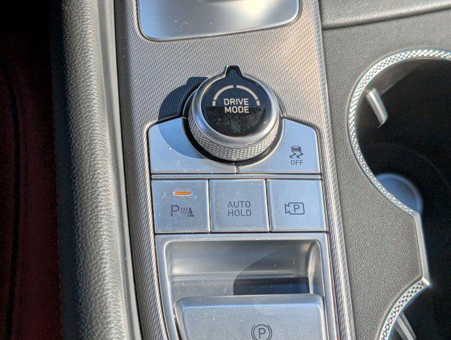 Photo of 2025 Uyuni White Genesis G70
