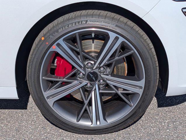 Photo of 2025 Uyuni White Genesis G70