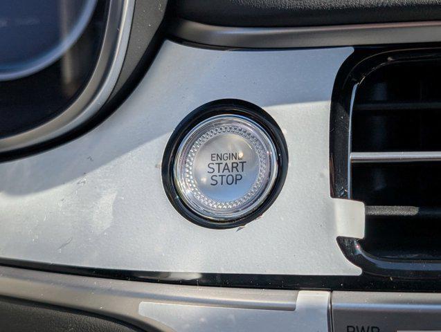Photo of 2025 Uyuni White Genesis G70