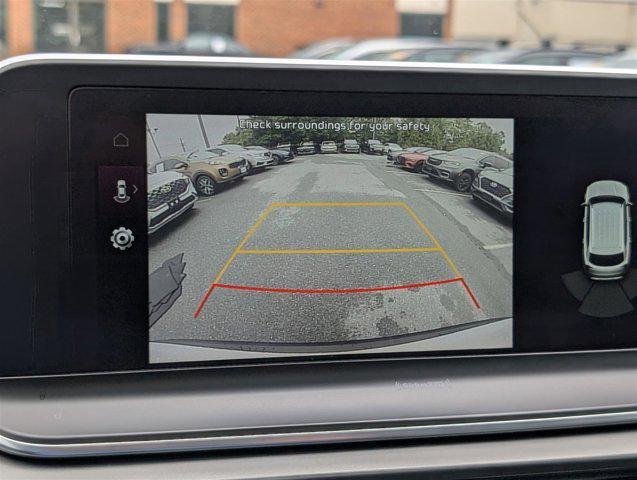 Photo of 2022 Glacial White Pearl Kia Telluride