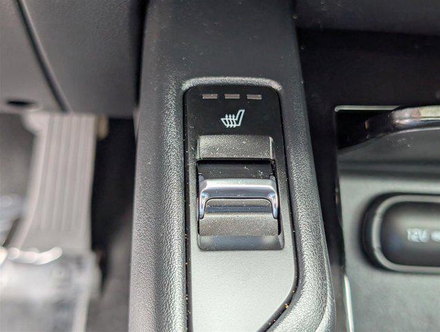 Photo of 2022 Glacial White Pearl Kia Telluride