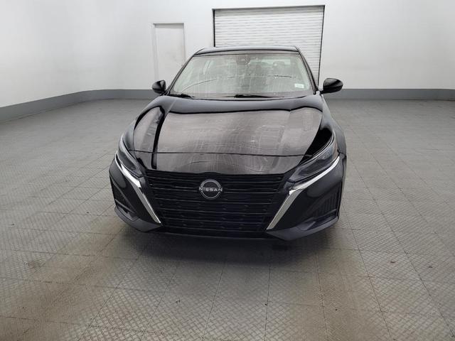 Photo of 2023 Super Black Nissan Altima