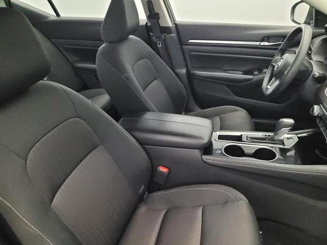 Photo of 2023 Super Black Nissan Altima