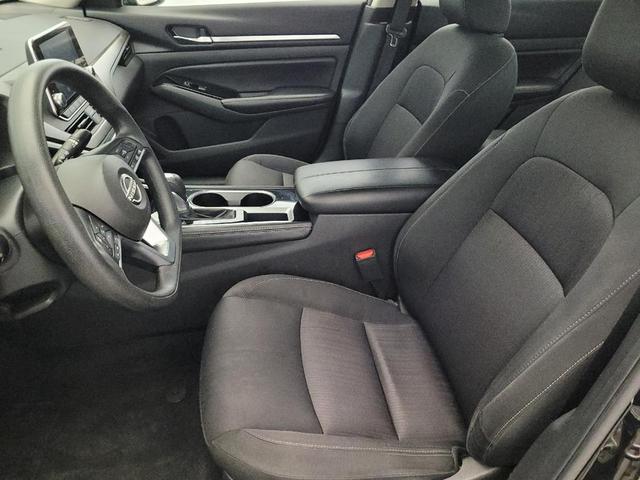 Photo of 2023 Super Black Nissan Altima