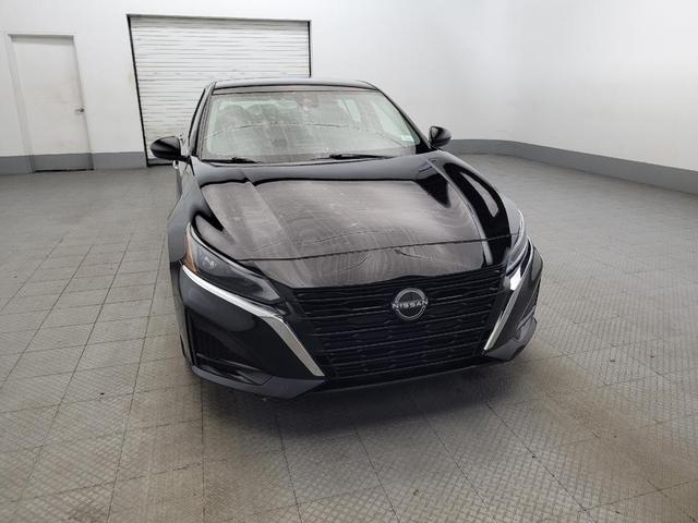 Photo of 2023 Super Black Nissan Altima