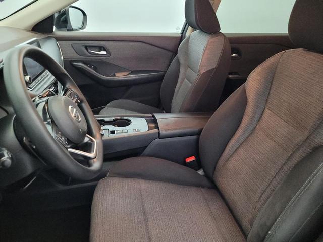 Photo of 2021 Super Black Nissan Rogue