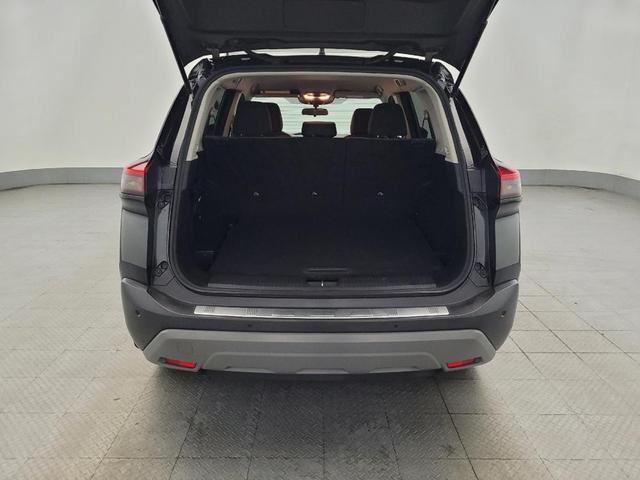 Photo of 2021 Super Black Nissan Rogue