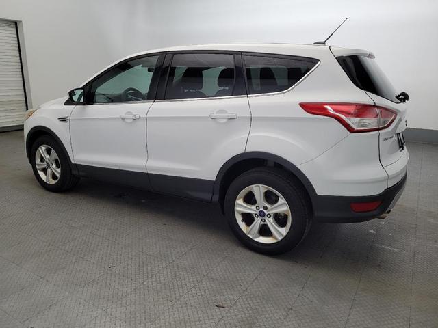 Photo of 2016 White Ford Escape