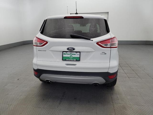 Photo of 2016 White Ford Escape