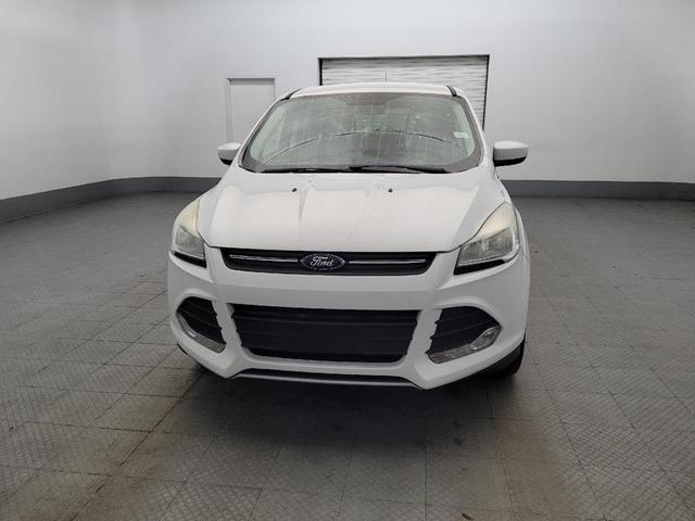 Photo of 2016 White Ford Escape