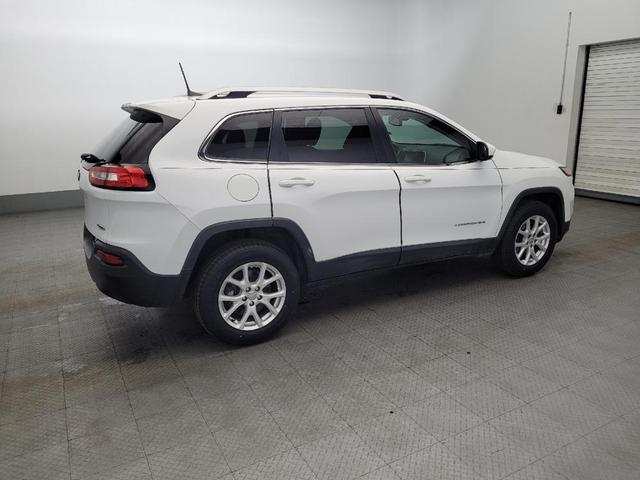 Photo of 2017 Bright White Clearcoat Jeep Cherokee
