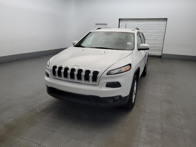 Photo of 2017 Bright White Clearcoat Jeep Cherokee