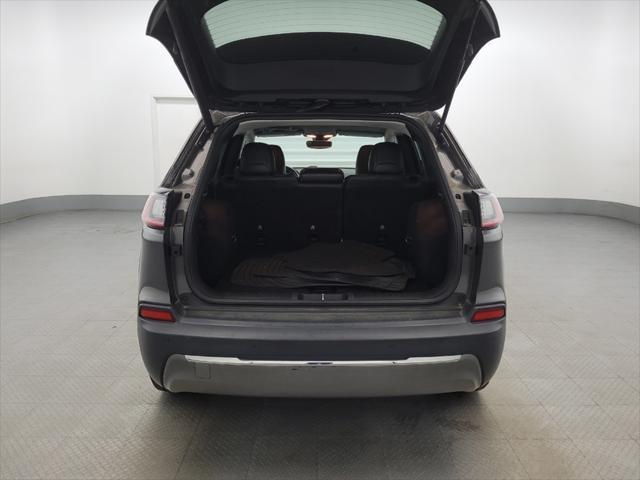 Photo of 2019 Gray Jeep Cherokee