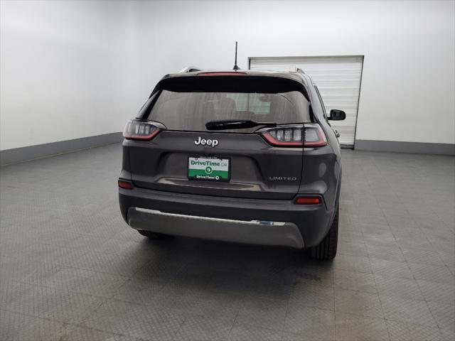 Photo of 2019 Gray Jeep Cherokee