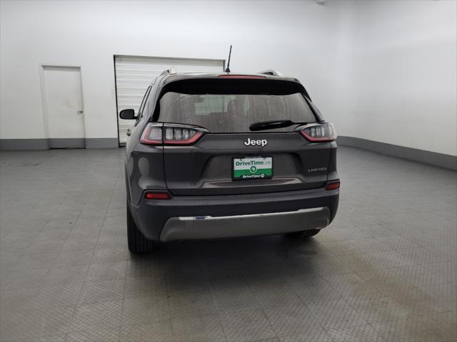 Photo of 2019 Gray Jeep Cherokee