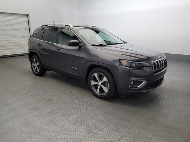 Photo of 2019 Gray Jeep Cherokee