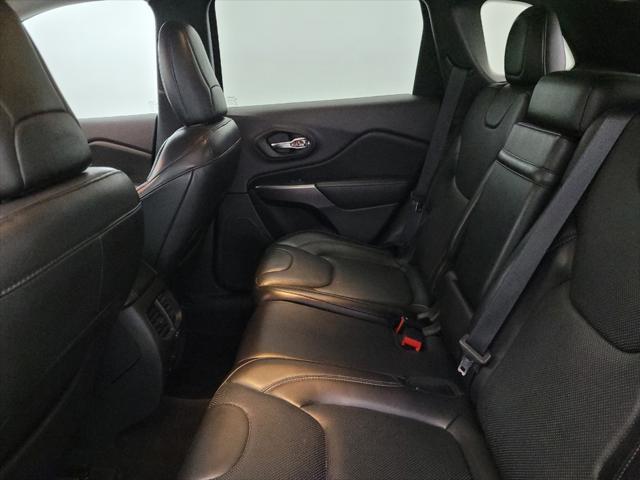 Photo of 2019 Gray Jeep Cherokee