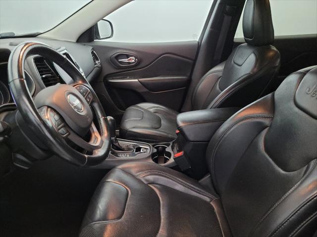 Photo of 2019 Gray Jeep Cherokee