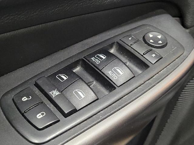 Photo of 2019 Gray Jeep Cherokee