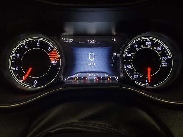 Photo of 2019 Gray Jeep Cherokee