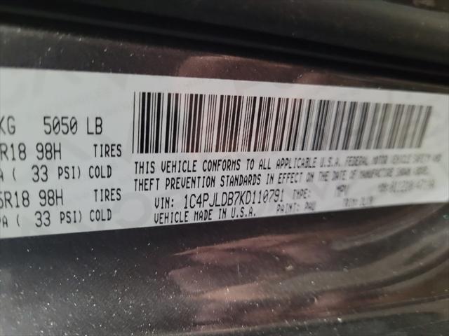 Photo of 2019 Gray Jeep Cherokee