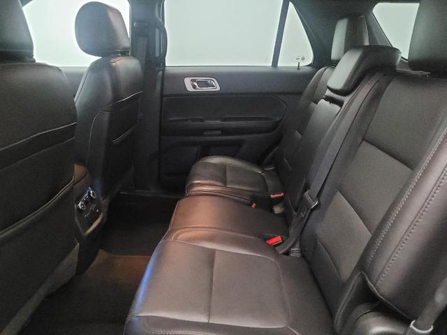 Photo of 2015 Tuxedo Black Metallic Ford Explorer