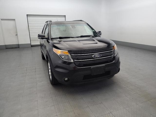 Photo of 2015 Tuxedo Black Metallic Ford Explorer