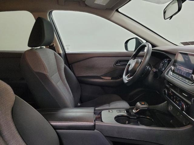 Photo of 2021 Super Black Nissan Rogue