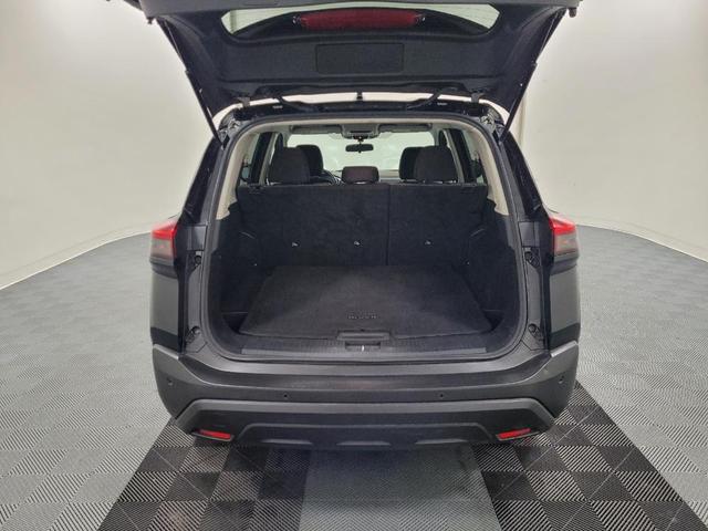 Photo of 2021 Super Black Nissan Rogue