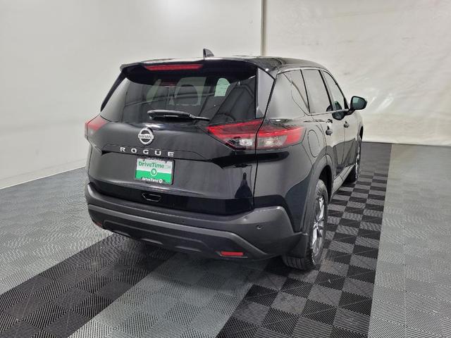 Photo of 2021 Super Black Nissan Rogue