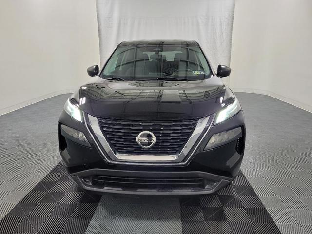 Photo of 2021 Super Black Nissan Rogue
