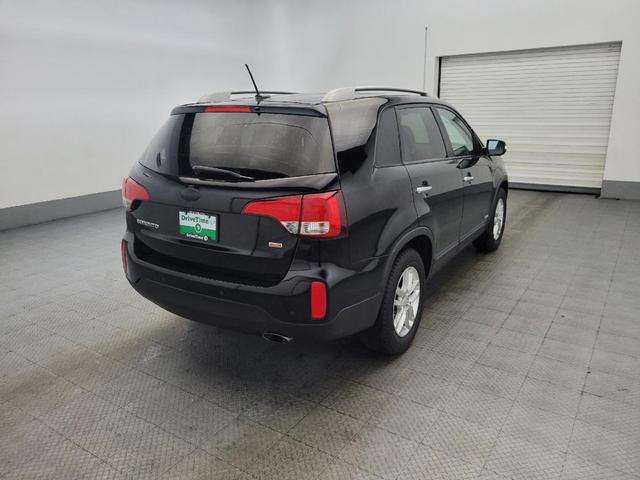 Photo of 2015 Ebony Black Kia Sorento