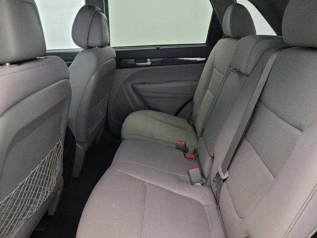 Photo of 2015 Ebony Black Kia Sorento